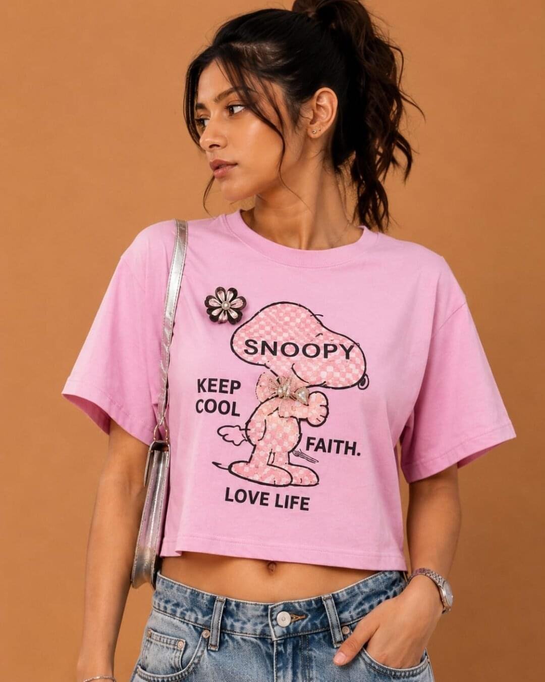 brandz homemn Brandz Home Women's Pink Snoopy Graphic Crop T-Shirt - Image 3